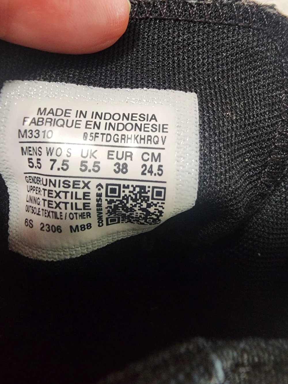 Converse Black Interior Tag Sneaker Detail - Picture 3 of 11